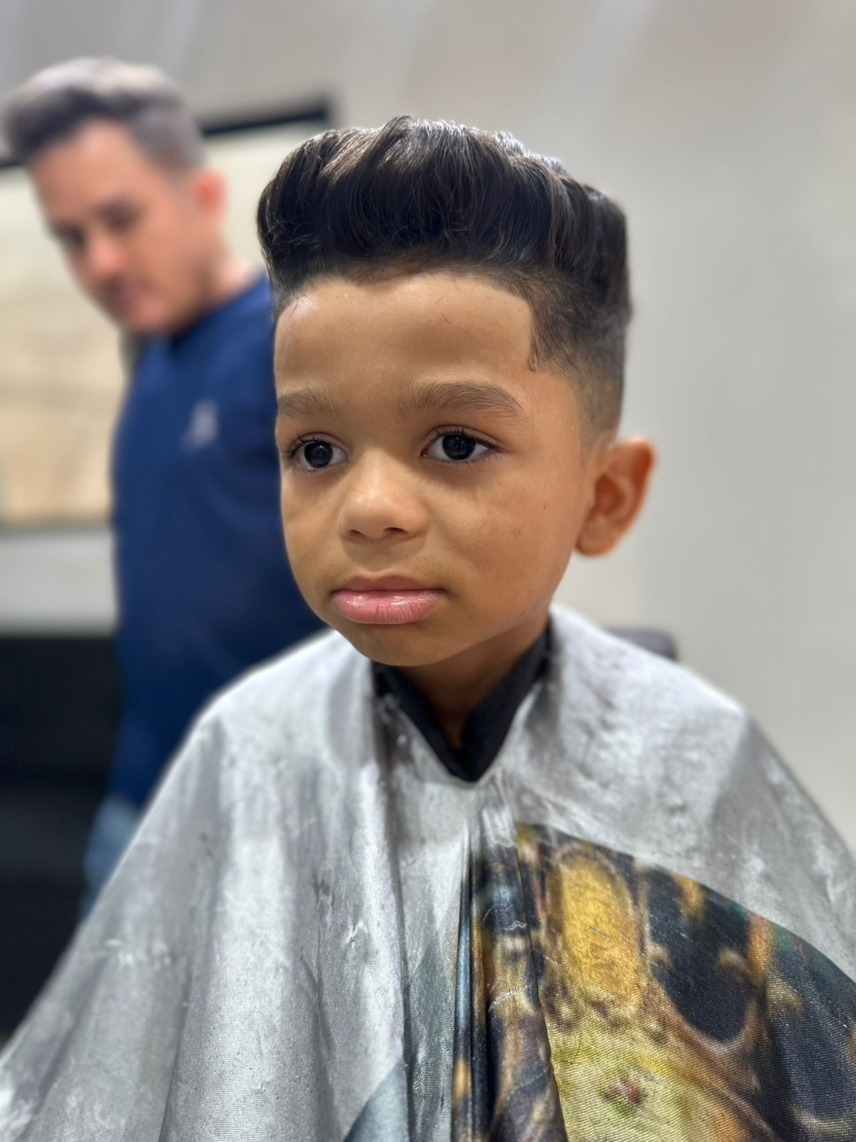Topete com volume e mid fade